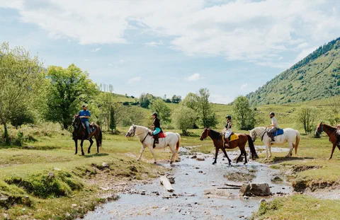 Randonnée à cheval avec Chevauchée Pyrénéenne au Bénou