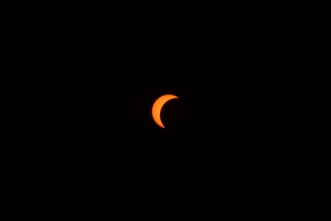 L’éclipse partielle observée depuis le parking d’un Lidl