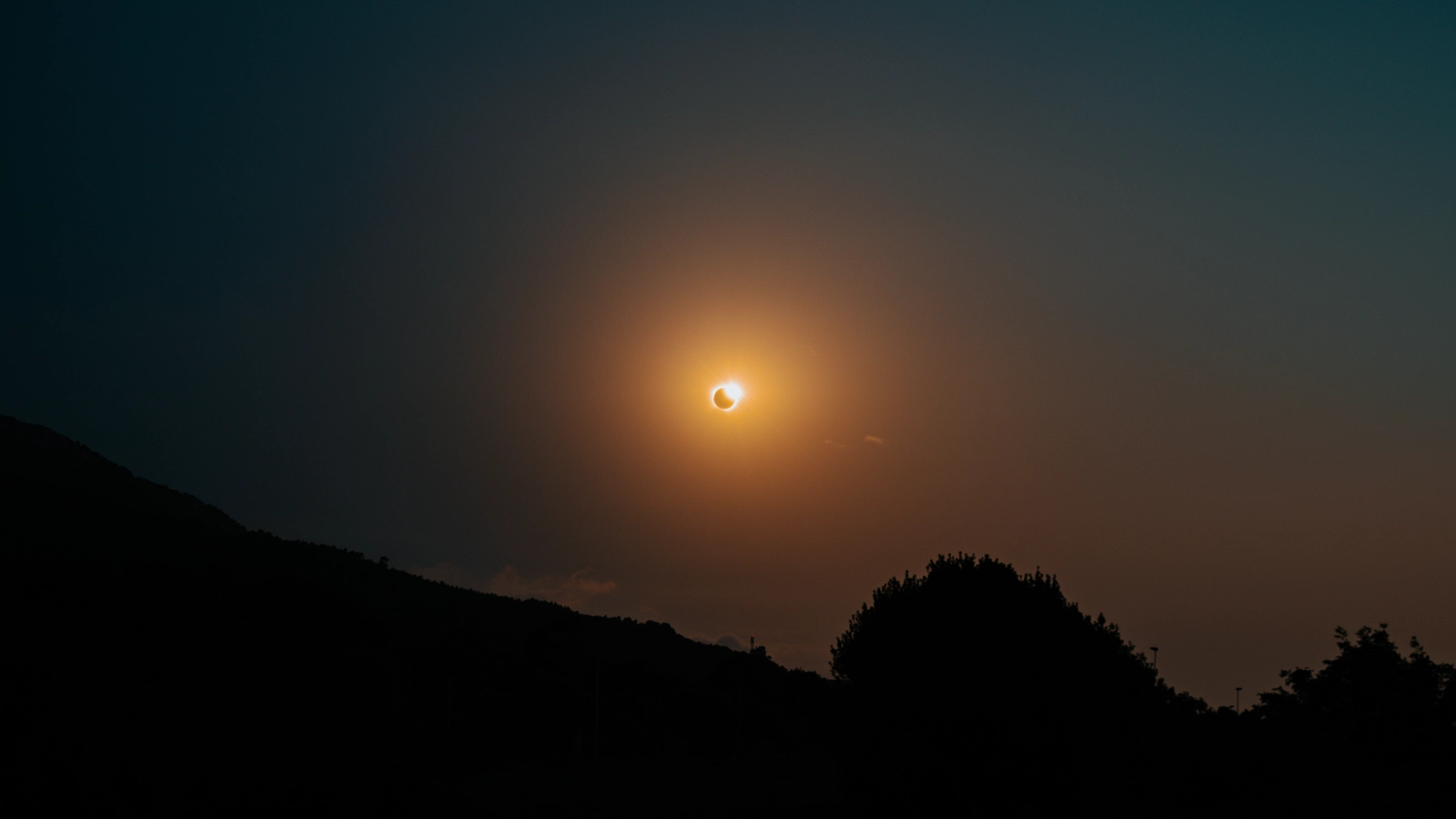 Retour de la lumière après l’éclipse totale du 12 août 2026