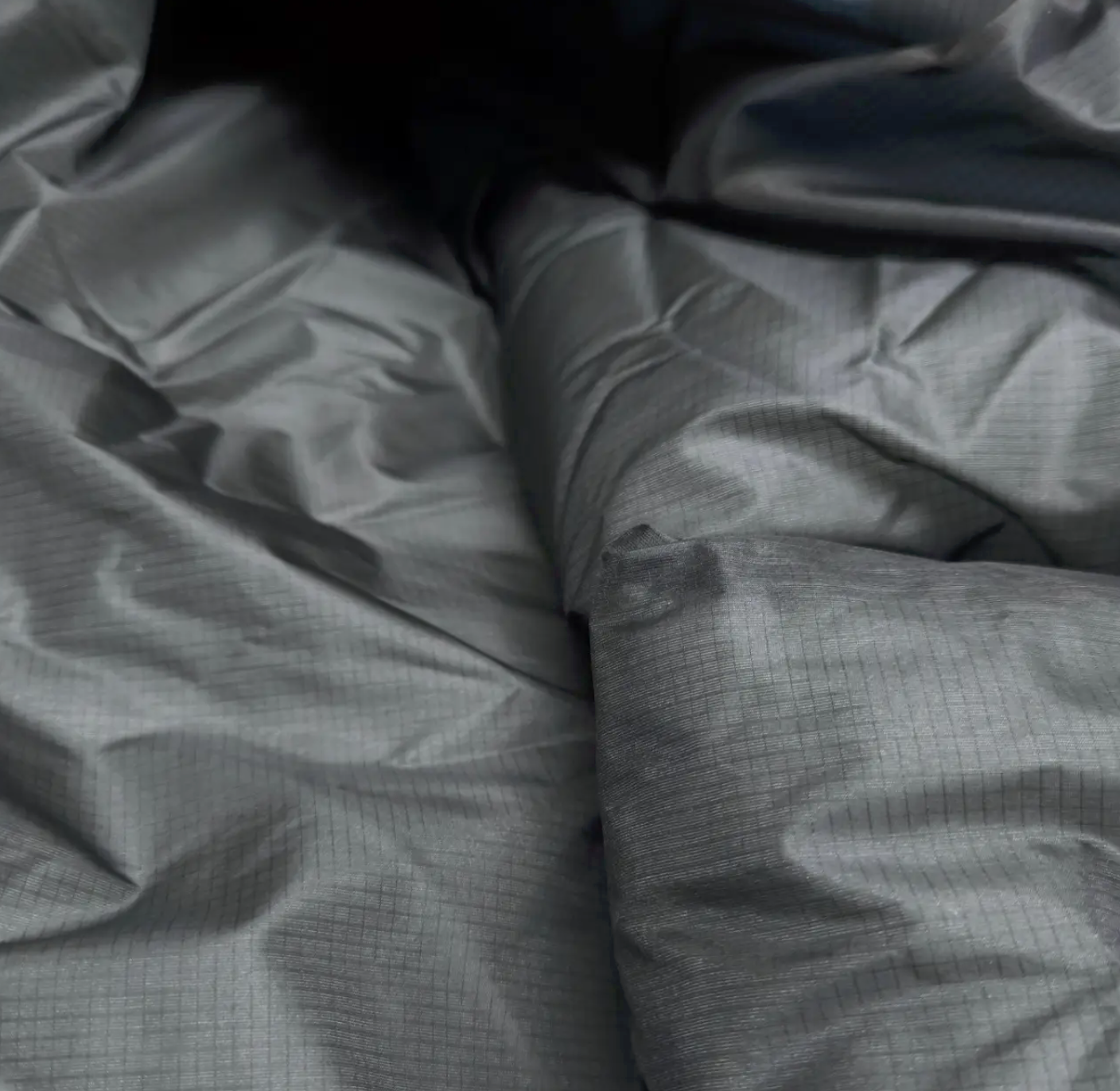 Détail du tissu gris d'un quilt French Light Outdoor