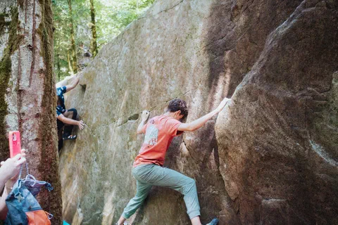 Ambiance de grimpe dans la foret