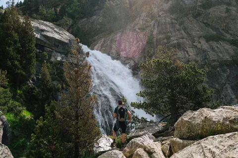 Marche d’approche vers l’Espolon del Pino a Panticosa