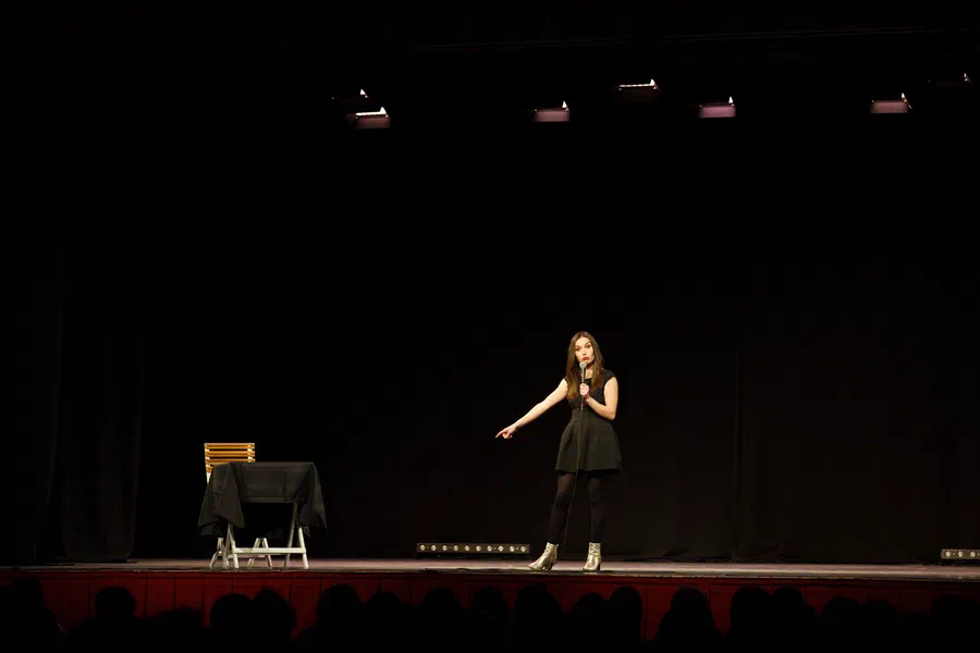 Projet Sarah Anna La Humoriste Spectacle - photo 13
