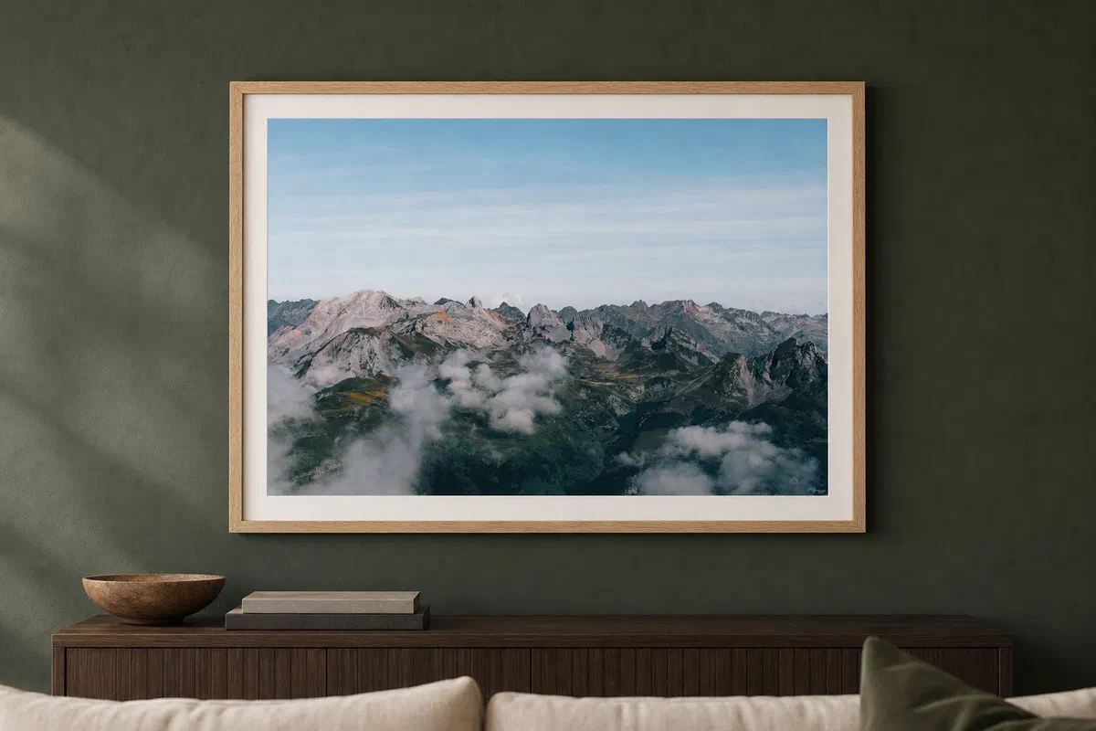 Chaîne pyrénéenne au-dessus des nuages